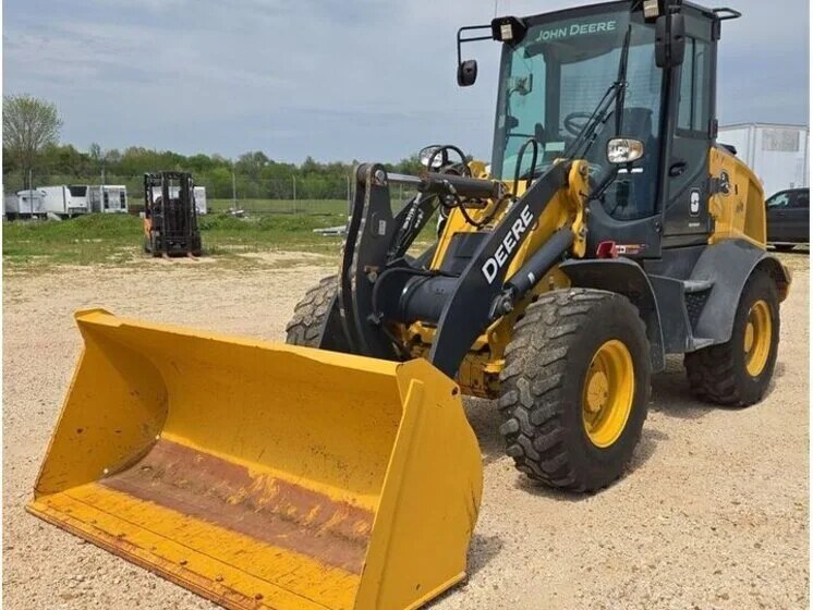 2022 John Deere 324L inspected unit